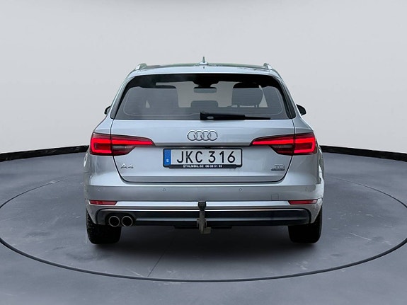 Audi A4 4 of 5