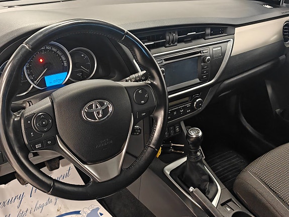 Toyota Auris 11 of 12