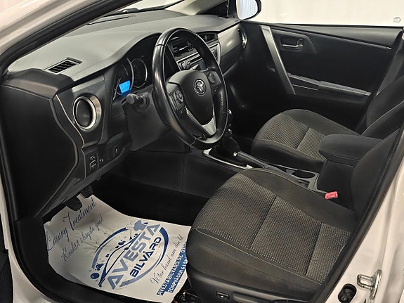 Toyota Auris 9 of 12