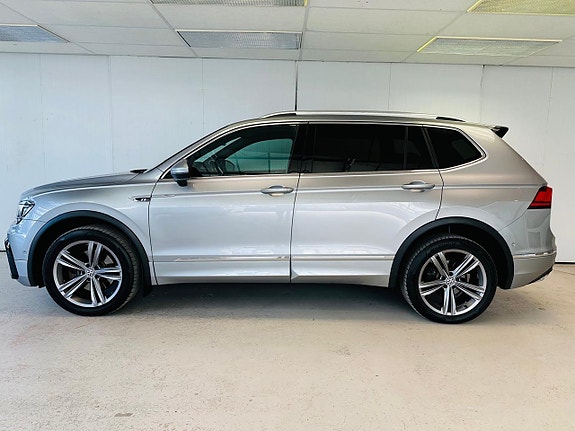 Volkswagen Tiguan Allspace 2 of 5