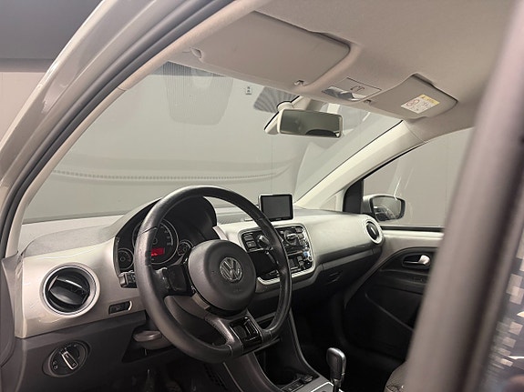 Volkswagen UP! 9 of 12