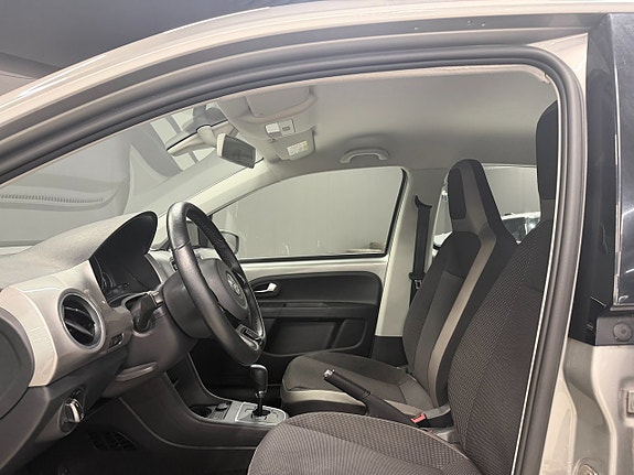 Volkswagen UP! 7 of 12