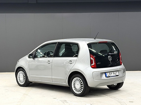 Volkswagen UP! 3 of 5
