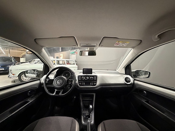 Volkswagen UP! 11 of 12