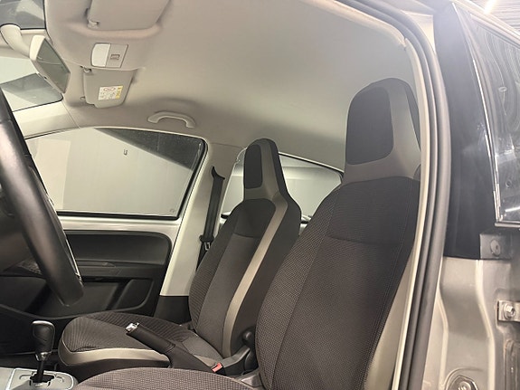 Volkswagen UP! 8 of 12