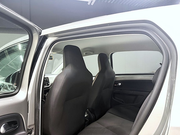 Volkswagen UP! 10 of 12