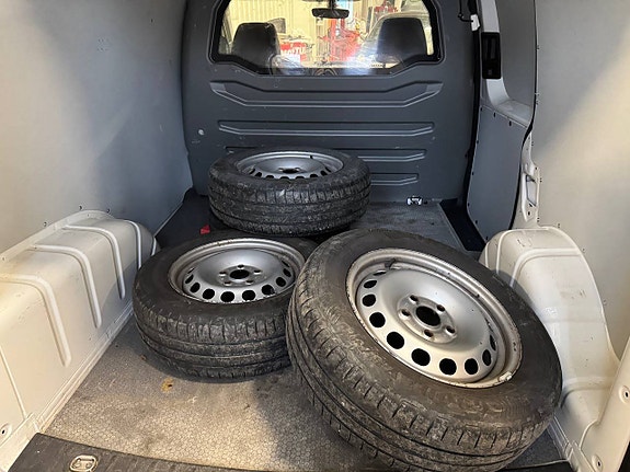 Volkswagen Caddy 12 of 12