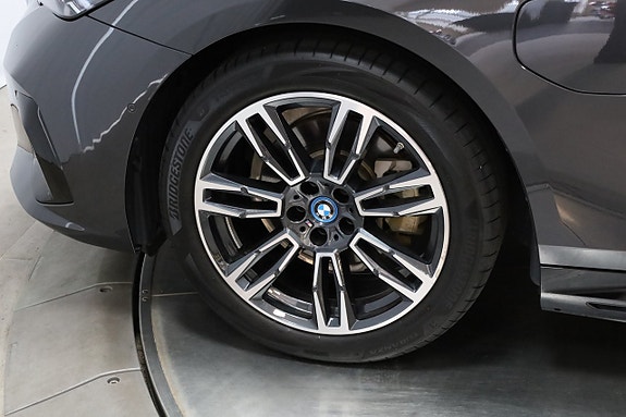 BMW 530e 25 of 27