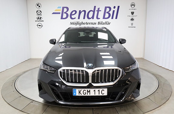 BMW 530e 3 of 27
