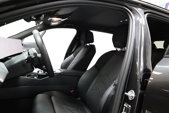 BMW 530e 5 of 27