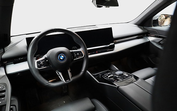 BMW 530e 4 of 27