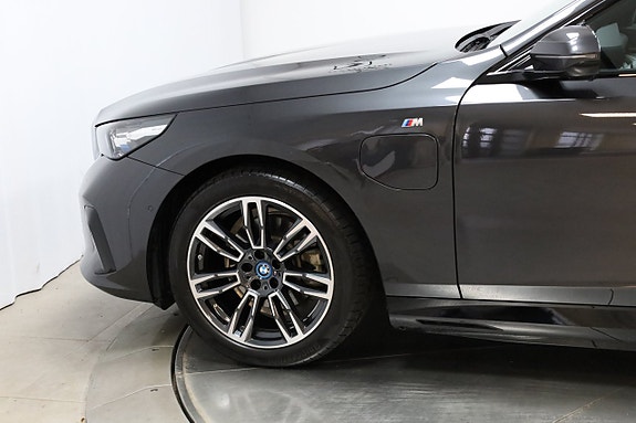 BMW 530e 24 of 27