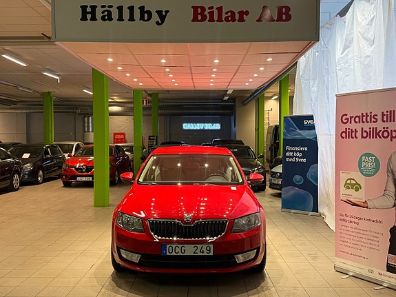Skoda Octavia 2 of 5