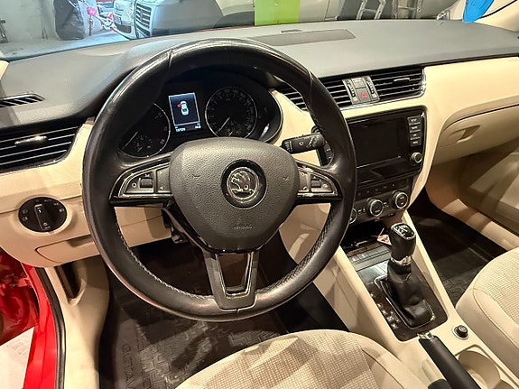 Skoda Octavia 9 of 12