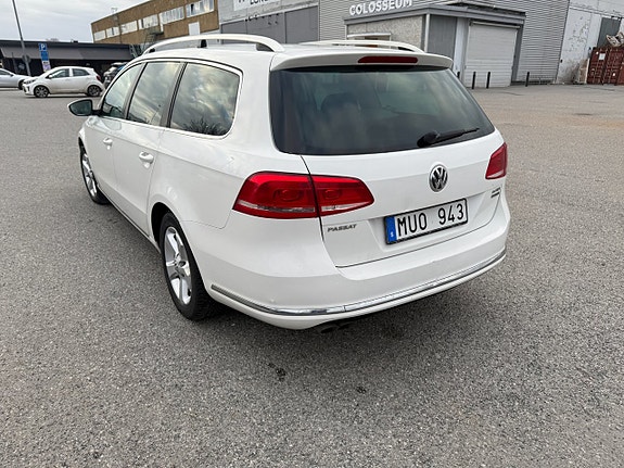 Volkswagen Passat 6 of 12