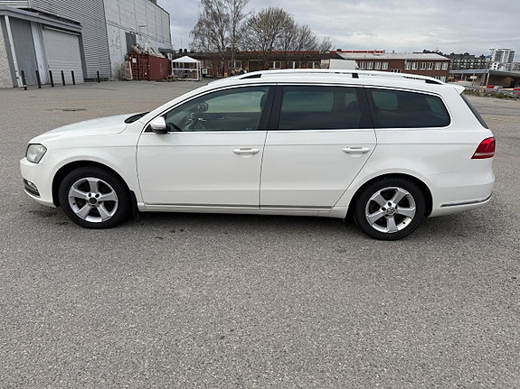 Volkswagen Passat 8 of 12