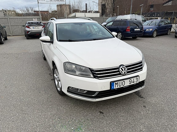 Volkswagen Passat 4 of 12