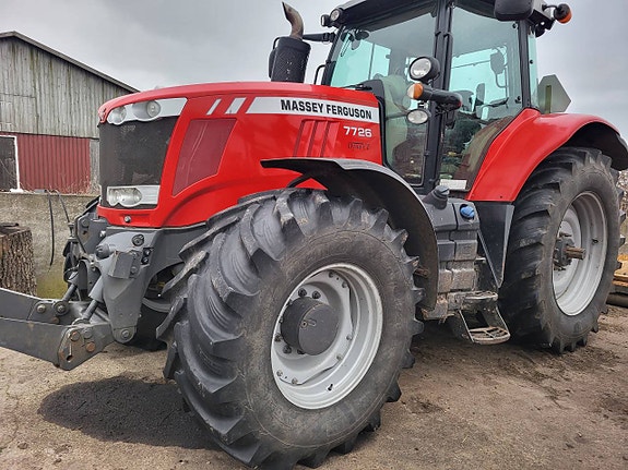 Traktor MF 7726