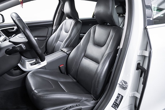 Volvo V60 24 of 25