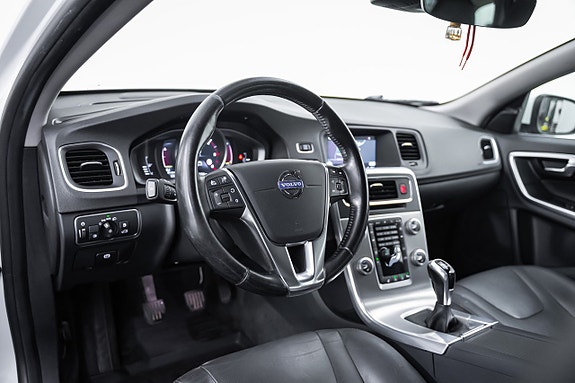 Volvo V60 13 of 25