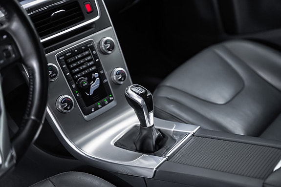 Volvo V60 14 of 25