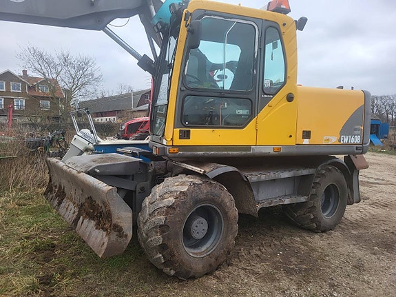 Hjulgrävmaskin Volvo EW 160B-2004