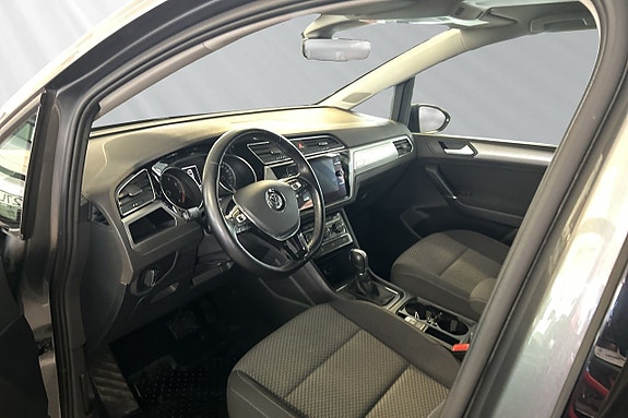 Volkswagen Touran 5 of 5