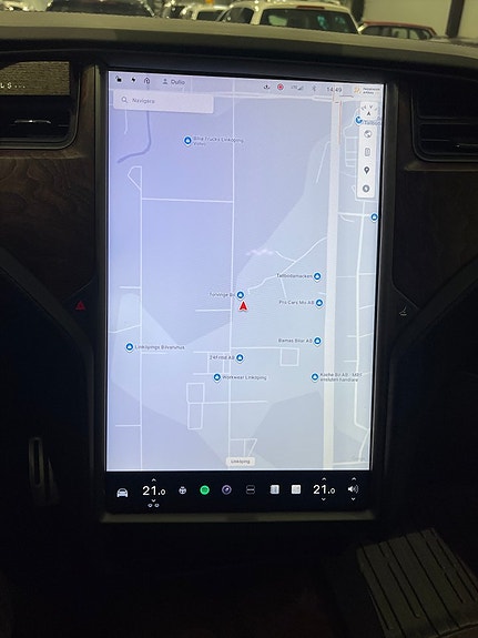 Tesla Model X 10 of 22
