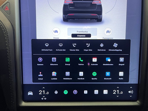 Tesla Model X 11 of 22
