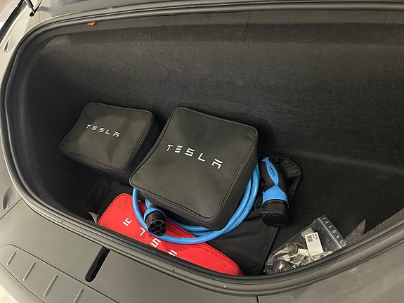 Tesla Model X 22 of 22