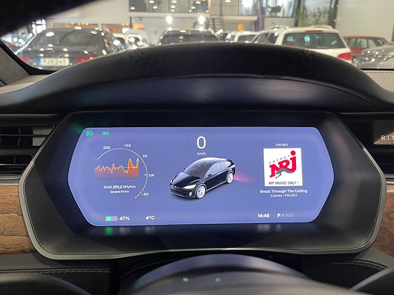 Tesla Model X 8 of 22