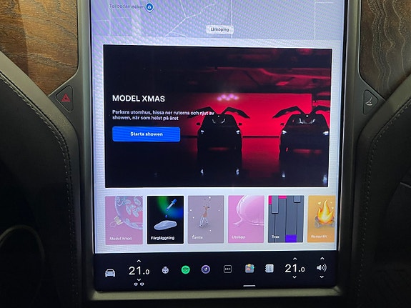 Tesla Model X 12 of 22