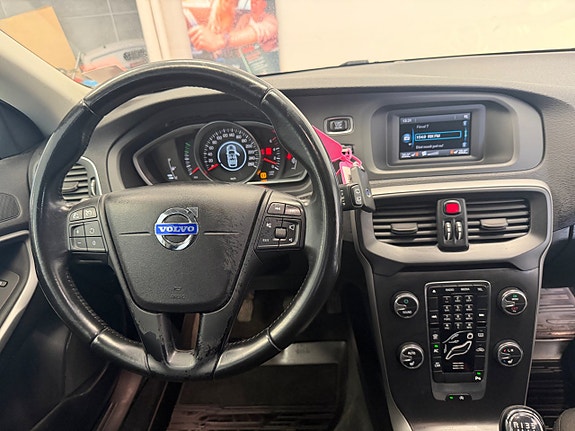Volvo V40 14 of 15