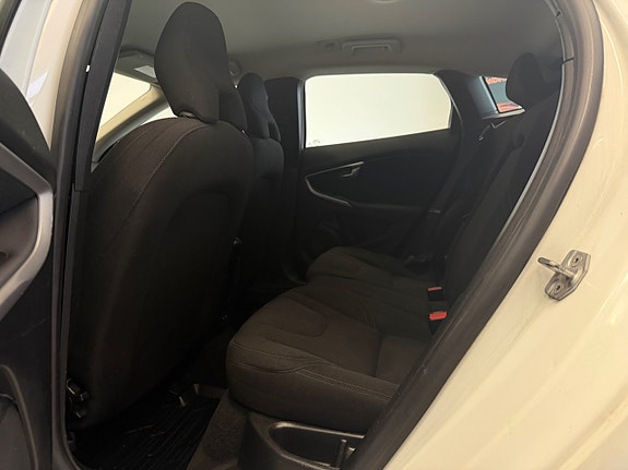 Volvo V40 10 of 15