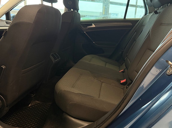 Volkswagen Golf VII 10 of 17