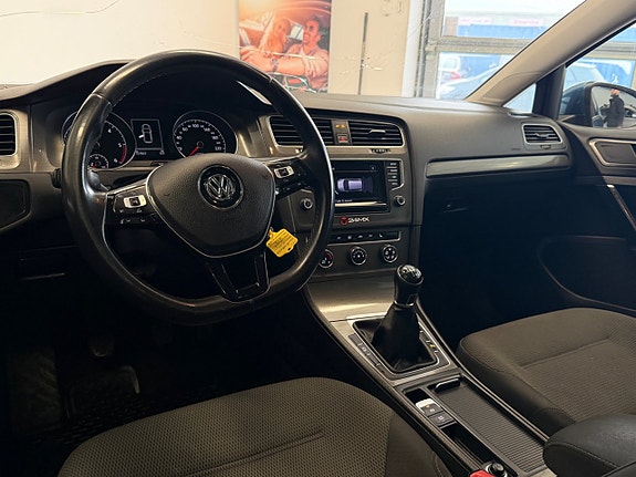 Volkswagen Golf VII 12 of 17