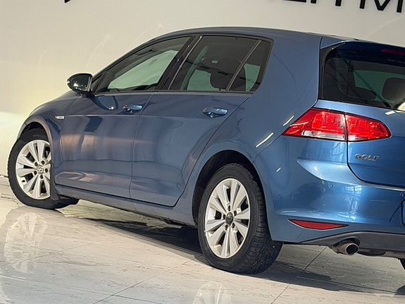 Volkswagen Golf VII 8 of 17
