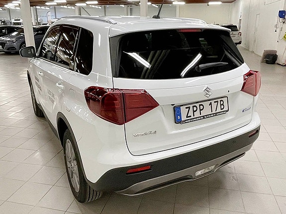 Suzuki Vitara 2 of 6