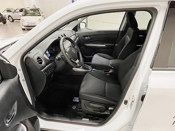 Suzuki Vitara 3 of 6