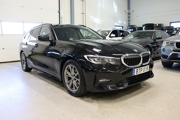 BMW 320 2 of 5