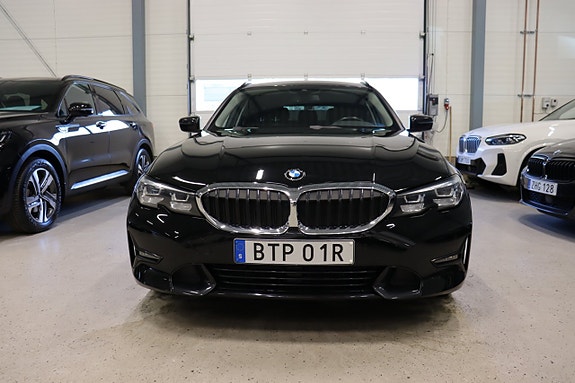 BMW 320 3 of 5