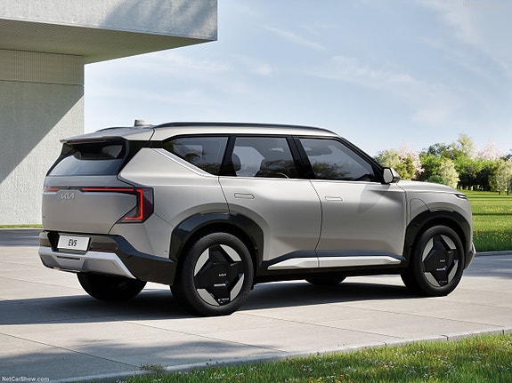Kia EV5 3 of 6