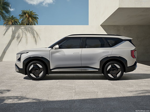 Kia EV5 2 of 6
