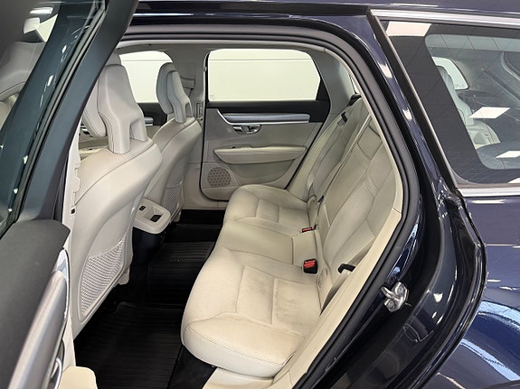 Volvo V90 10 of 13