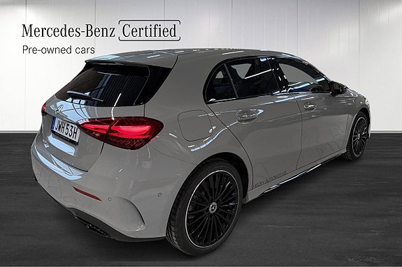 Mercedes-Benz A250 e 4 of 5