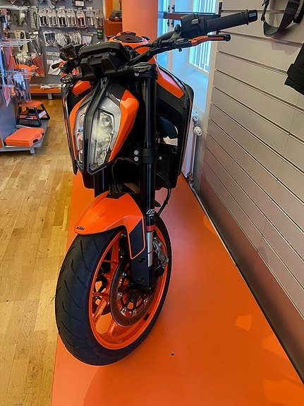 KTM 890 Duke GP "Låga mil" 2 of 5
