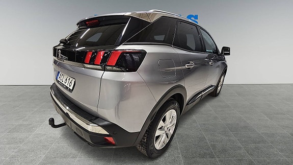 Peugeot 3008 3 of 5