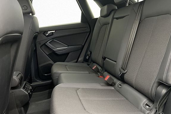 Audi Q3 15 of 30