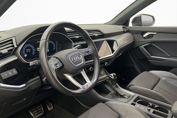 Audi Q3 10 of 30