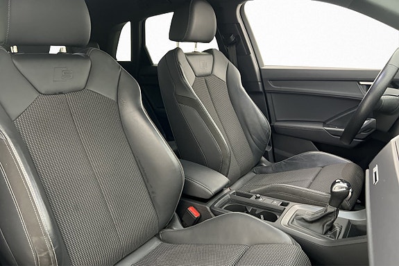Audi Q3 14 of 30